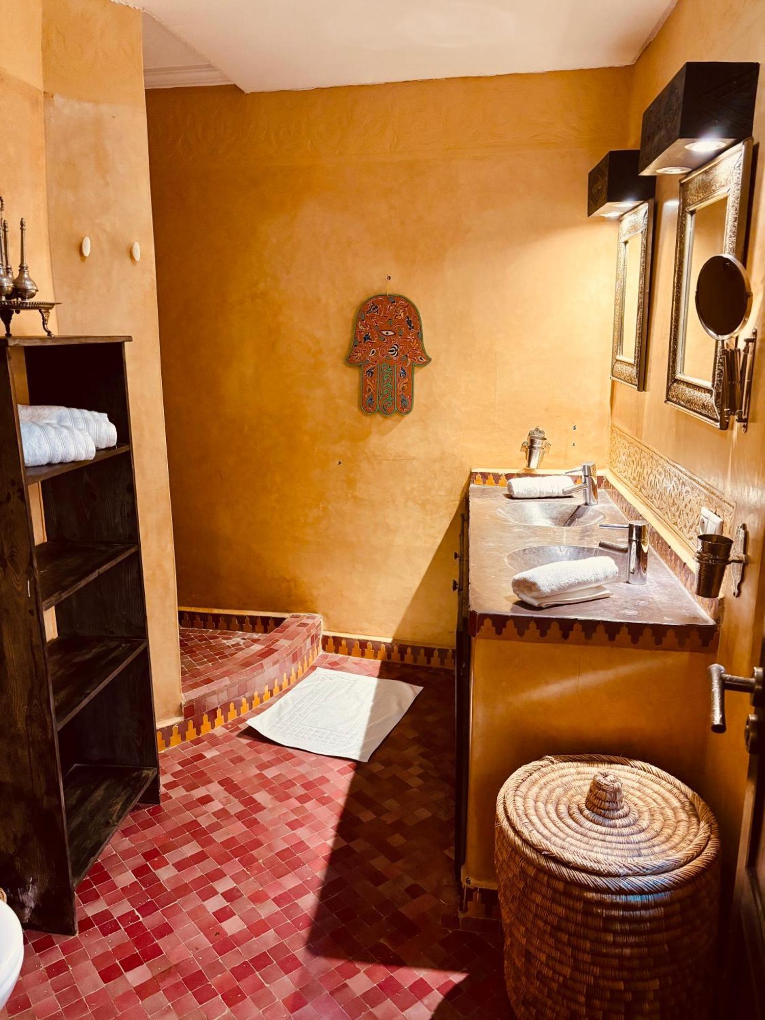 Casa de hóspedes Basidi Piscine Chauffee Sur Le Toit De La Medina *
