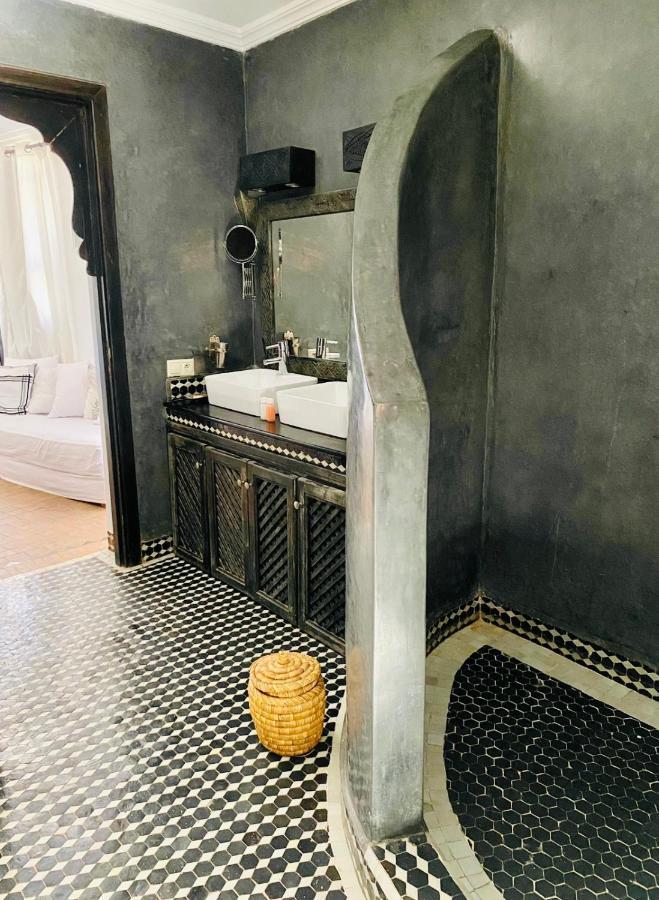 Basidi Piscine Chauffee Sur Le Toit De La Medina Gasthuis Marrakesh